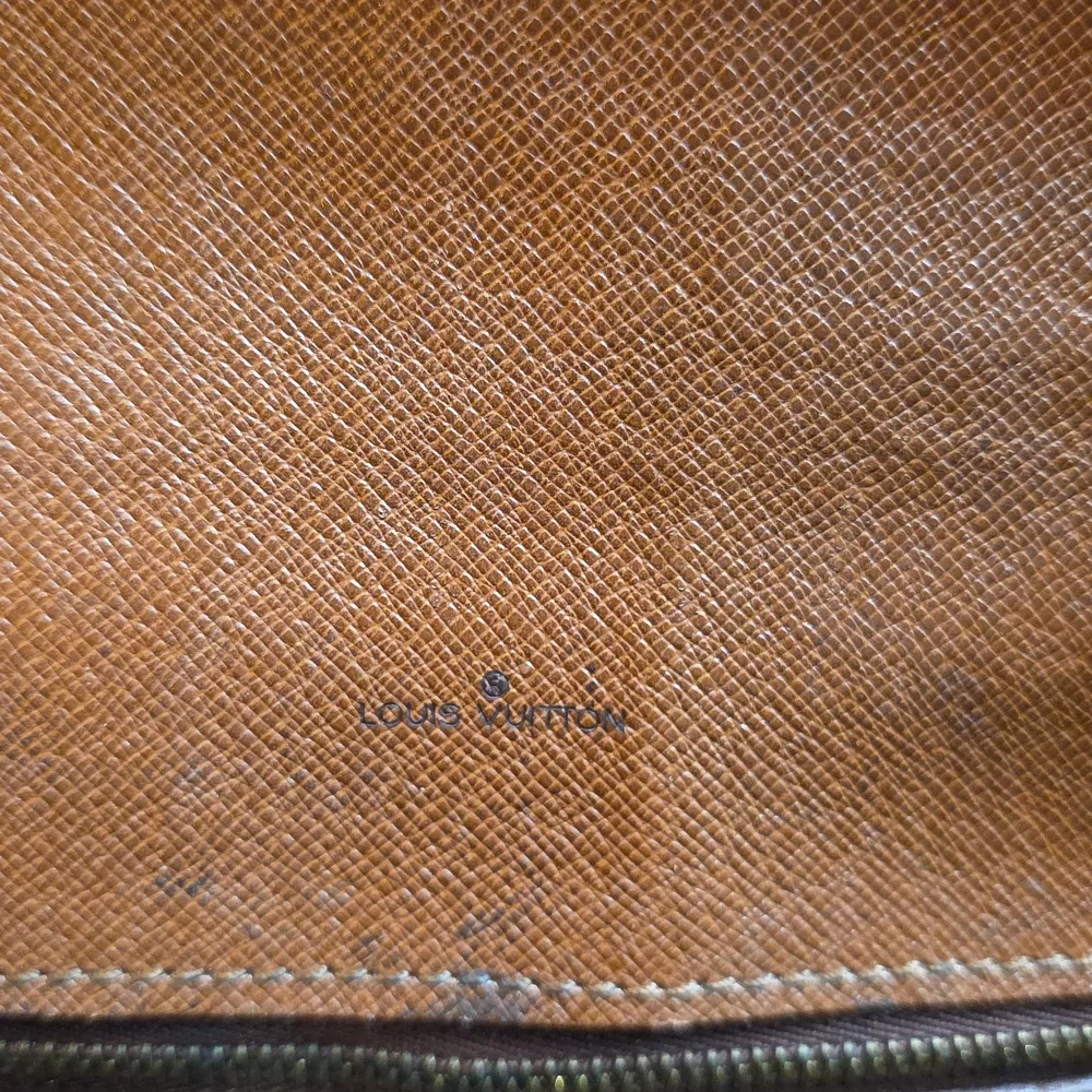 Authentic LOUIS VUITTON Chantilly MM Crossbody